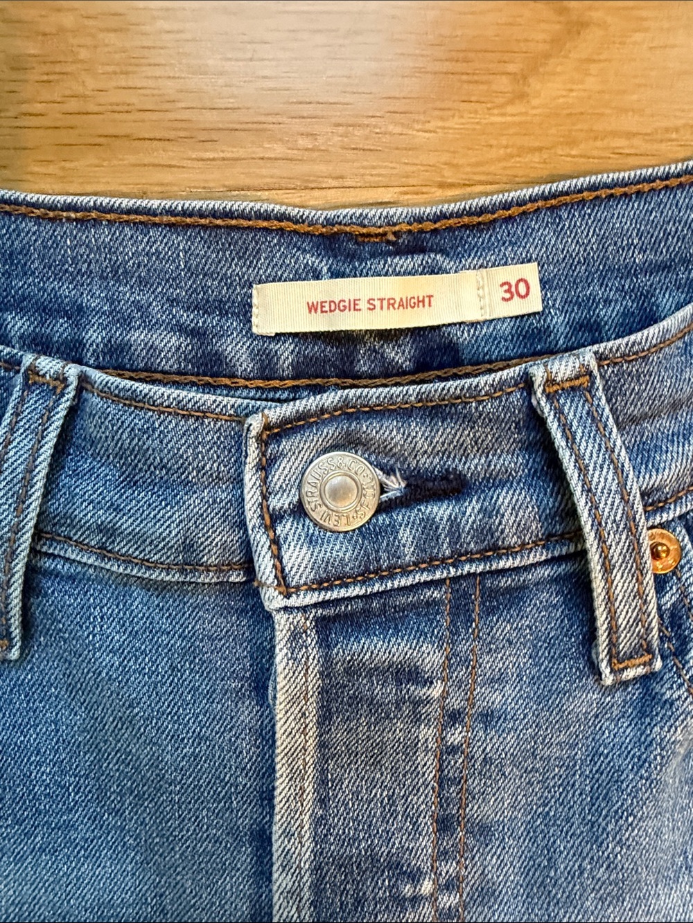 Levi's Women's Light Blue Wedgie Straight Leg Jeans - Picture 2 of 8